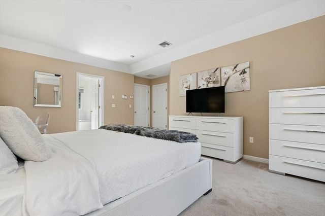 10 Burnett Road, Southborough, MA 01772