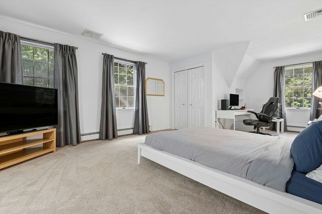 10 Burnett Road, Southborough, MA 01772