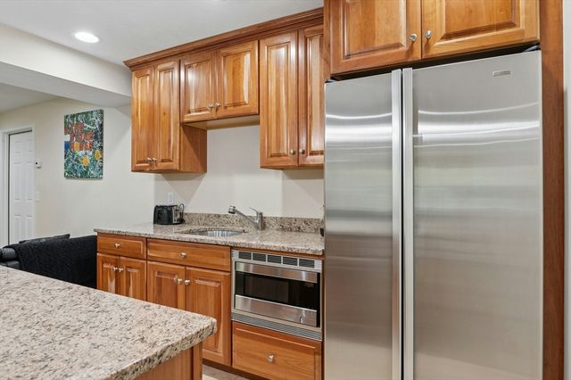 10 Burnett Road, Southborough, MA 01772