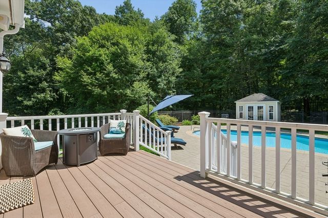 10 Burnett Road, Southborough, MA 01772