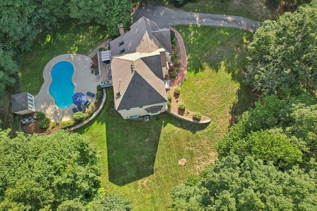 10 Burnett Road, Southborough, MA 01772