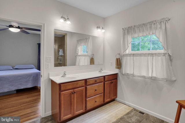 432 SOUTHFIELD DR, Oley, PA 19547