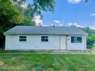 4805 Seville Dr, Louisville, KY 40272