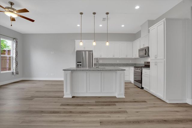 1039 Longview Dr, Oakdale, CA 95361