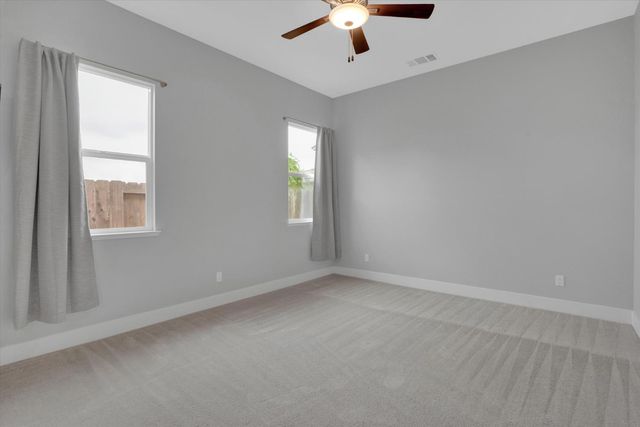1039 Longview Dr, Oakdale, CA 95361
