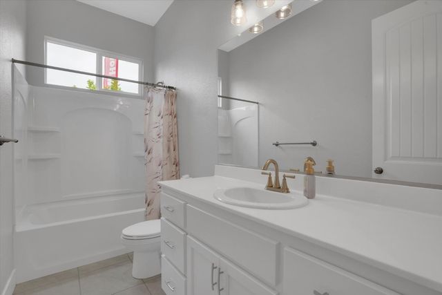 1039 Longview Dr, Oakdale, CA 95361