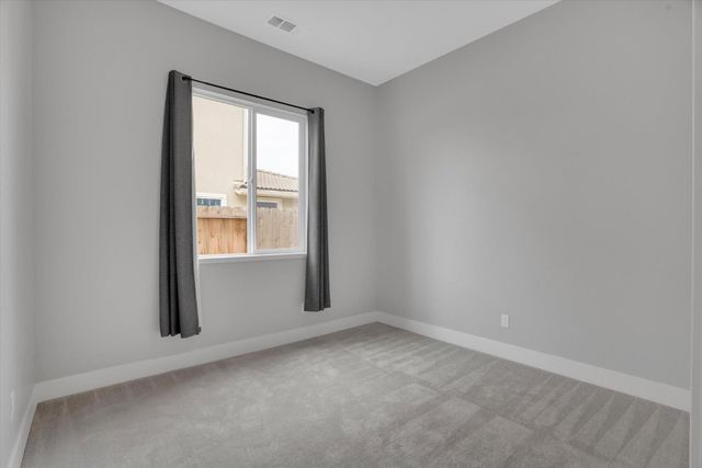 1039 Longview Dr, Oakdale, CA 95361
