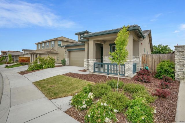 1039 Longview Dr, Oakdale, CA 95361