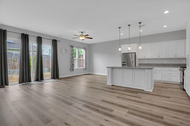1039 Longview Dr, Oakdale, CA 95361