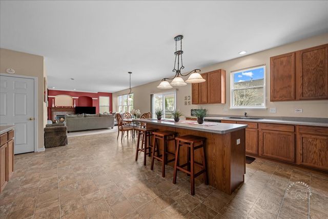 257 Hanburg Lane, Bolingbrook, IL 60440
