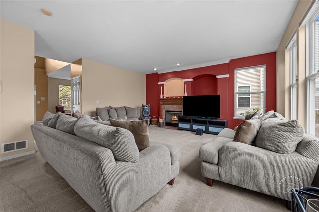 257 Hanburg Lane, Bolingbrook, IL 60440