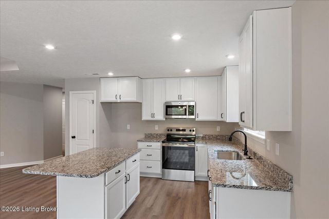 17813 Bridle Run Dr, Louisville, KY 40245