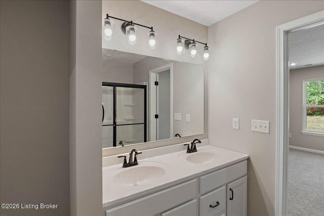 17813 Bridle Run Dr, Louisville, KY 40245