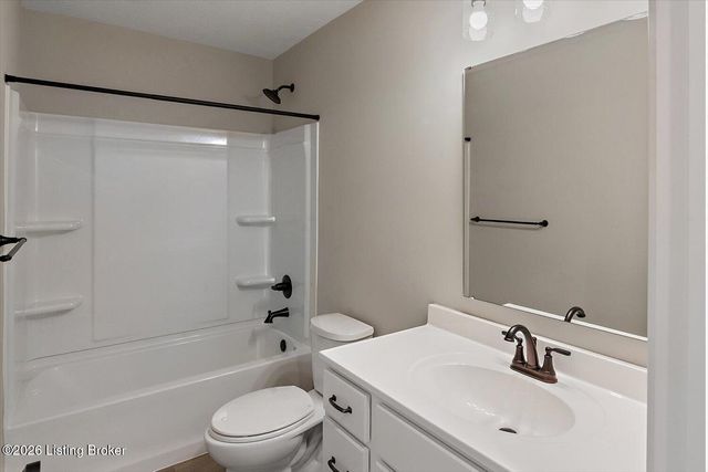 17813 Bridle Run Dr, Louisville, KY 40245