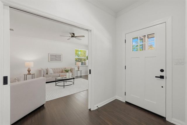 913 E GENESEE STREET, Tampa, FL 33603