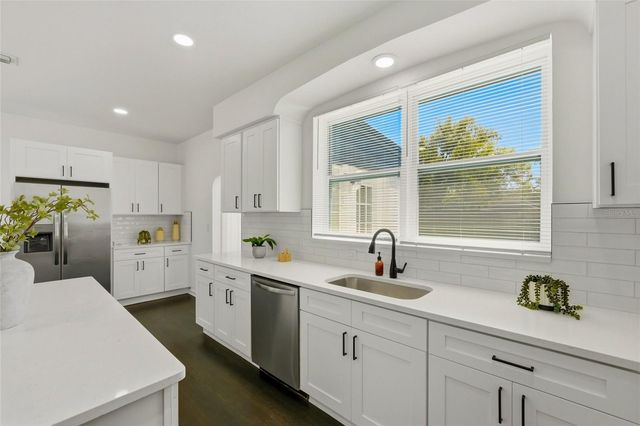 913 E GENESEE STREET, Tampa, FL 33603