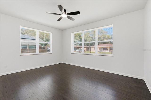 913 E GENESEE STREET, Tampa, FL 33603