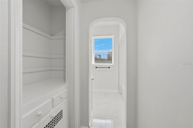 913 E GENESEE STREET, Tampa, FL 33603