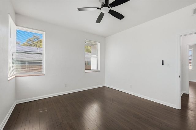 913 E GENESEE STREET, Tampa, FL 33603