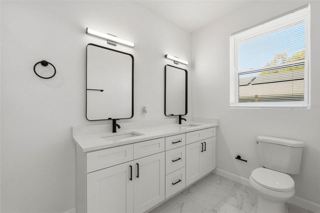 913 E GENESEE STREET, Tampa, FL 33603