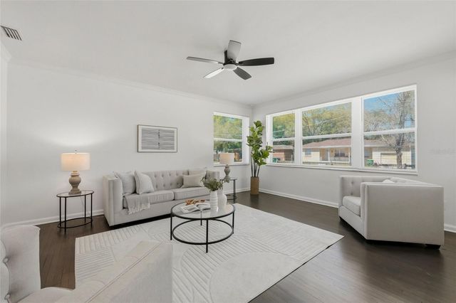 913 E GENESEE STREET, Tampa, FL 33603