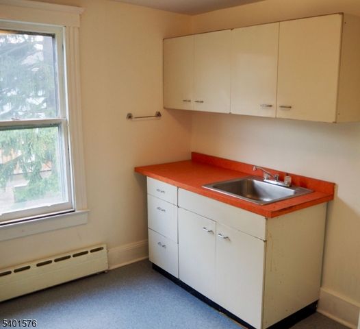 2 S Dover Ave, Franklin Twp., NJ 08873