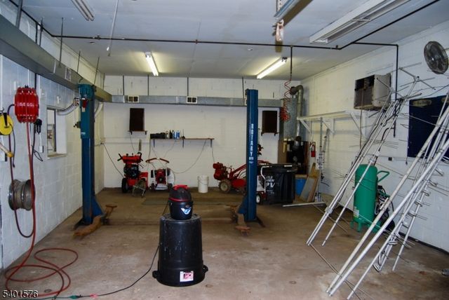 2 S Dover Ave, Franklin Twp., NJ 08873