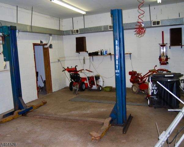 2 S Dover Ave, Franklin Twp., NJ 08873