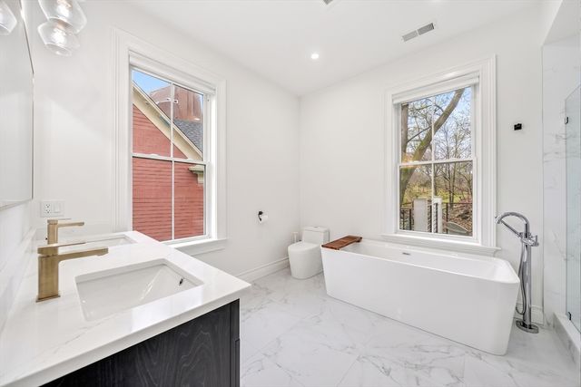 57 Grampian Way 2, Boston, MA 02125