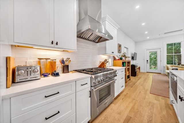 57 Grampian Way 2, Boston, MA 02125