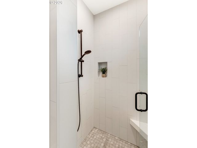 2424 Nw CROSSING Dr, Bend, OR 97703