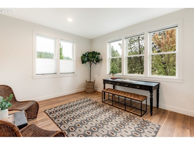 2424 Nw CROSSING Dr, Bend, OR 97703