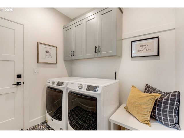 2424 Nw CROSSING Dr, Bend, OR 97703