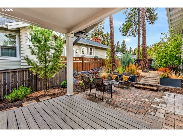 2424 Nw CROSSING Dr, Bend, OR 97703