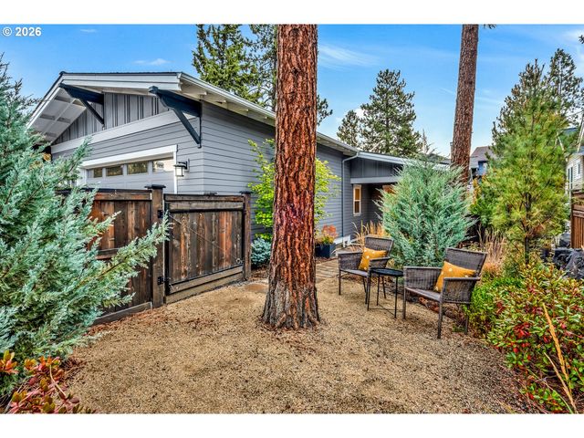 2424 Nw CROSSING Dr, Bend, OR 97703