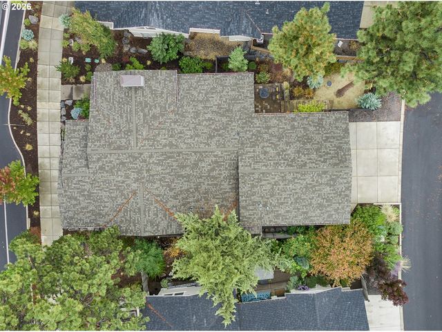 2424 Nw CROSSING Dr, Bend, OR 97703