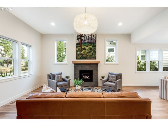 2424 Nw CROSSING Dr, Bend, OR 97703