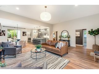 2424 Nw CROSSING Dr, Bend, OR 97703