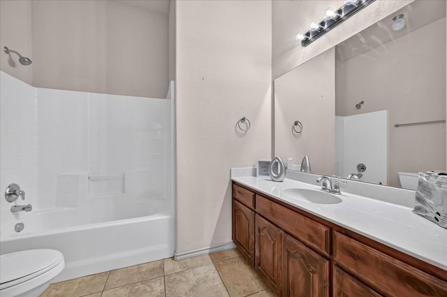 14 Lucas Lane, Edgecliff Village, TX 76134