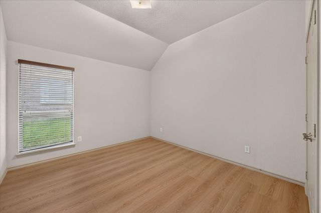 14 Lucas Lane, Edgecliff Village, TX 76134