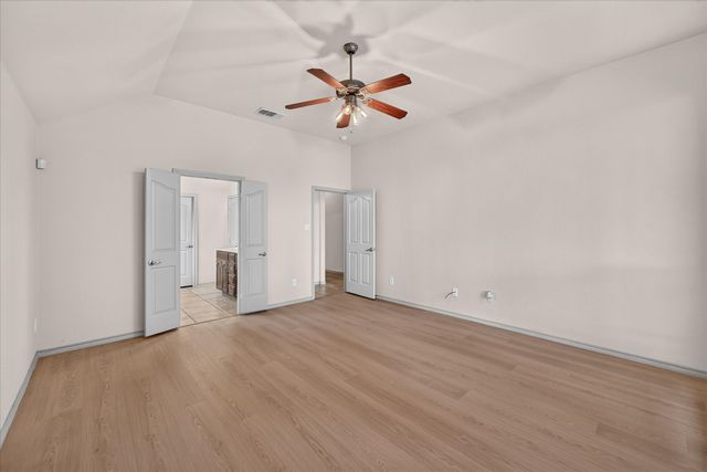 14 Lucas Lane, Edgecliff Village, TX 76134