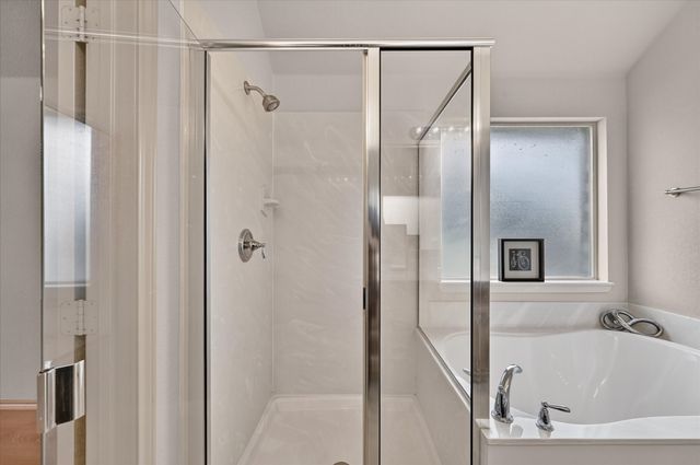 14 Lucas Lane, Edgecliff Village, TX 76134