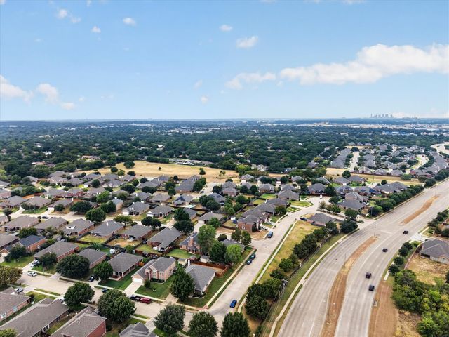 14 Lucas Lane, Edgecliff Village, TX 76134