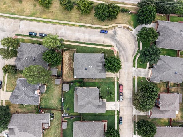 14 Lucas Lane, Edgecliff Village, TX 76134