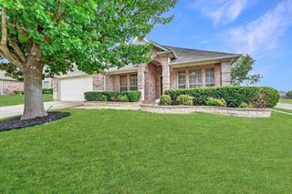 14 Lucas Lane, Edgecliff Village, TX 76134