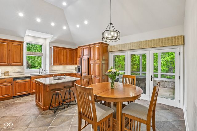 3325 Nottinghill Drive E, Plainfield, IN 46168