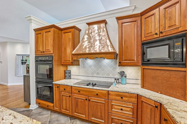 3325 Nottinghill Drive E, Plainfield, IN 46168