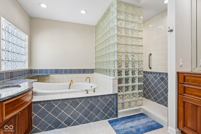 3325 Nottinghill Drive E, Plainfield, IN 46168