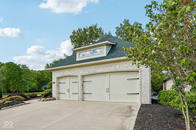 3325 Nottinghill Drive E, Plainfield, IN 46168
