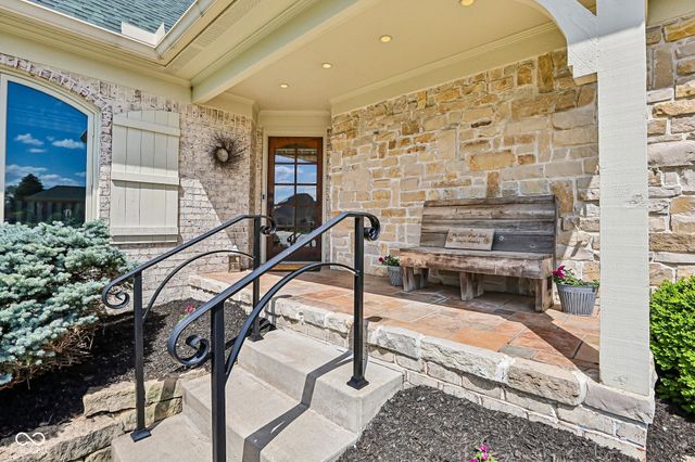 3325 Nottinghill Drive E, Plainfield, IN 46168